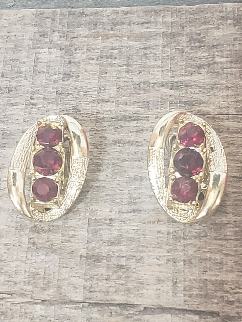 Vintage Goldtone & Red/Pink Crystal Gem Clip On Earrings